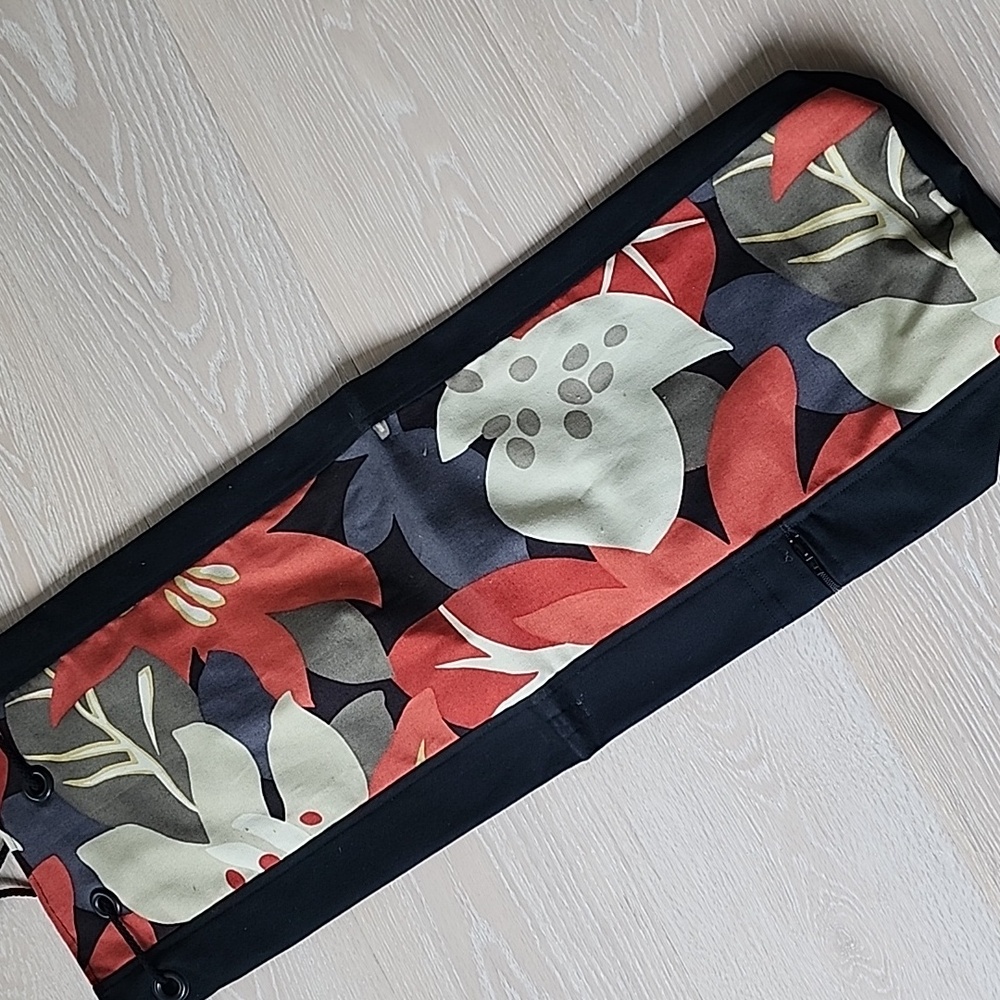 NWOT Hugger Mugger Large Top Loading Yoga Mat Carrier Bag